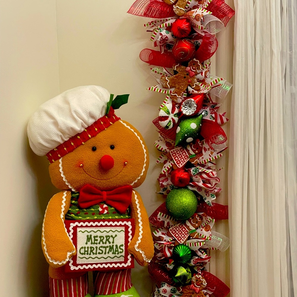 8 foot prelit gingerbread garland